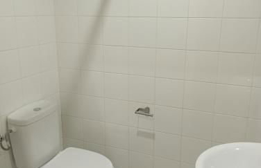 Habitaciones con baño propio y zonas compartidas - Foto 13