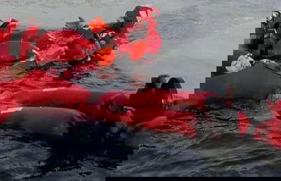 Flotación en un lago congelado - Foto 1