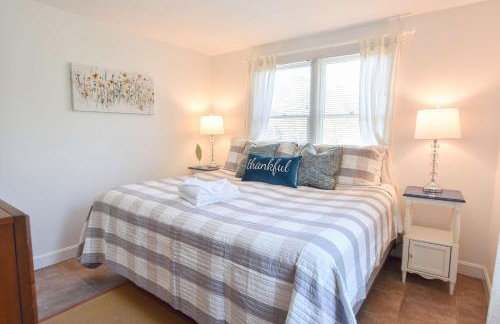 Beach House Short Walk to Kingsbury Beach - Foto 14