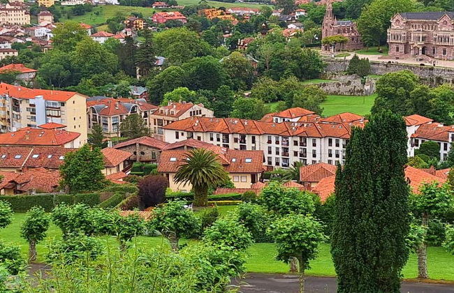 Excursión a Comillas y el Capricho de Gaudí - Foto 1