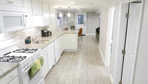 Federalist Style Rowhouse sleeps 4 with parking - Foto 4