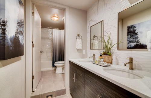 Fancy Townhome Near Old Town, Breweries and River! - Foto 66