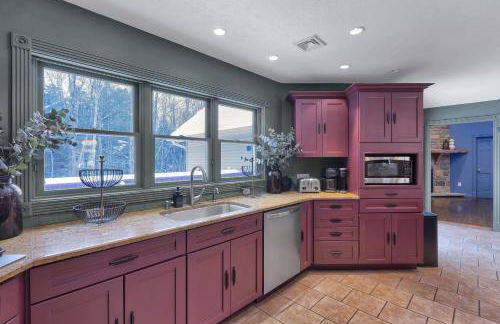 Lux Retreat with Indoor Swim Spa Game Lounge Theater Hot Tub Sauna - Foto 22