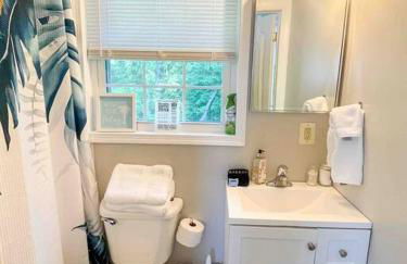 Crow's Nest - Private Guest Apt Near Bike Trail/3.7 mi to Beach - Foto 10