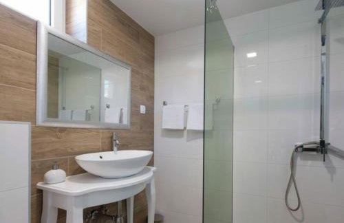 Villa Zara with heated Hydromassage-Pool - Foto 25