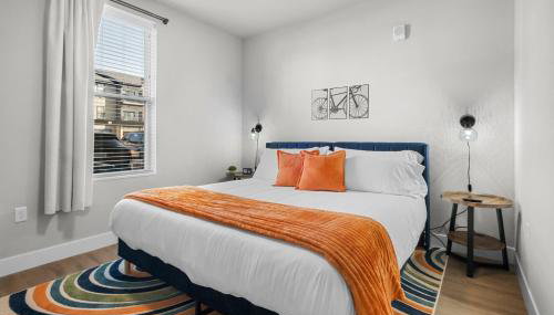 Luxe King Suite, Cozy Sectional, Gym, Pool, Amp - Foto 2