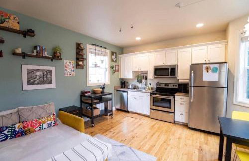 Adorable Cozy House with Parking and Loft! - Foto 51