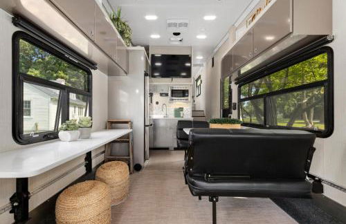 Waterfront Getaway, Dock Your Boat & Play! - Foto 5