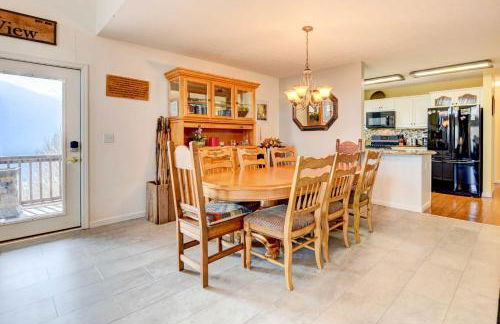 Stunning Maggie Valley Getaway with Decks, Fire Pit! - Foto 7