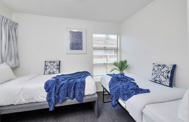 Bright 3 Bedroom near St Lukes Mall 3 - Photo 8