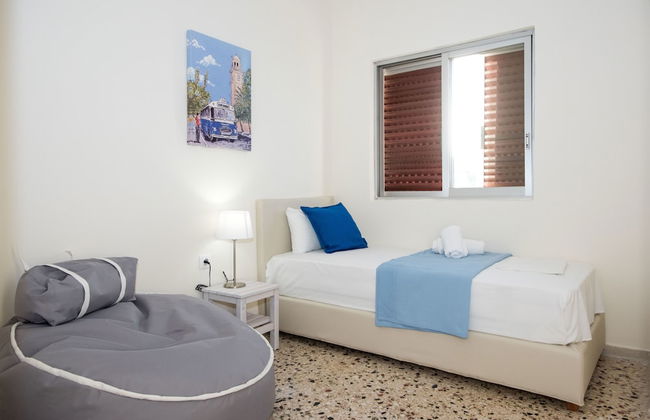 Spacious Apartment on the Beachfront - Photo 12