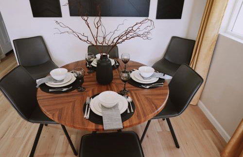 The White House, A Unique ABQ Stay in Central Location near Uptown - Foto 41