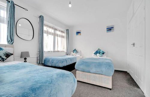 Bella Homes-Spacious 4 bedroom Modern Town house Romford - Foto 19