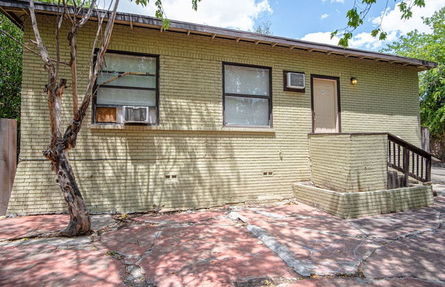 Cozy Downtown Guest House 2br/1ba Sleeps 8 - Foto 29