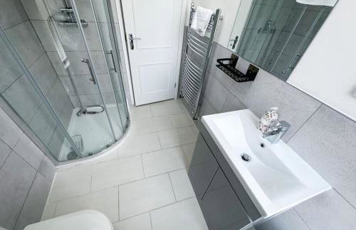 Hutchcomb Villa, 4 Bed Luxury House,Oxford+Parking - Foto 15