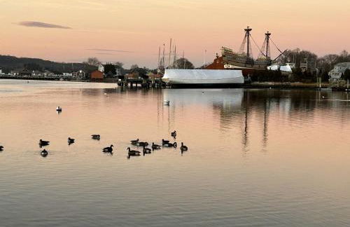 Historic Home and Cottage with Seaport View - Foto 44