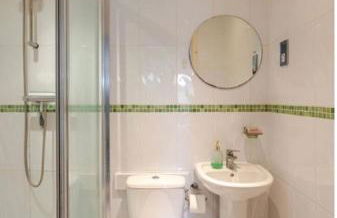 Amazing River view 2 bedroom apartment, sleeps 6, balcony and parking - Foto 69