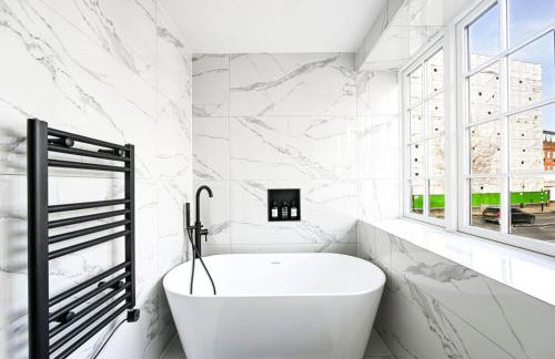 Steps from Hampton Court – Stylish London Retreat - Foto 12