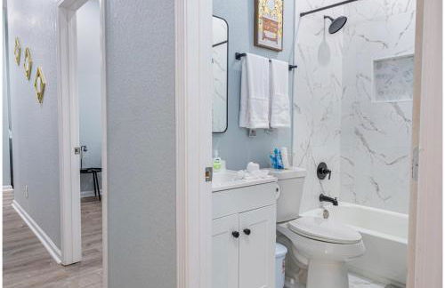 Comfort and Style 4br/3ba Near Riverwalk and Dtown - Foto 36