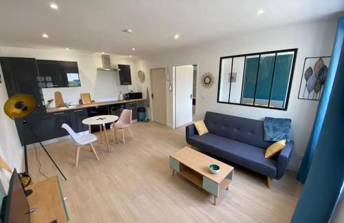 T2 spacieux avec baignoire Balnéo en RdC sur cour - Foto 3