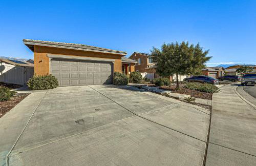 Patio and Yard Luxe Beaumont Getaway! - Foto 25