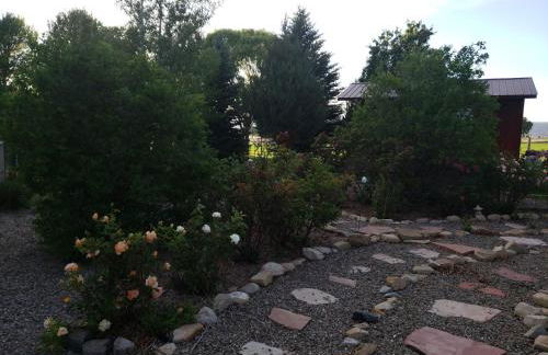 Grizzly Roadhouse Bed and Breakfast - Foto 31