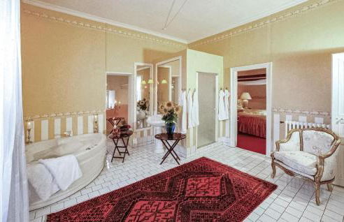 Awesome Home In Ardentes - Foto 22