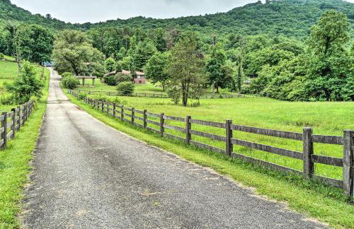 Pet Friendly Home with Hot Tub, Patio and Game Room! - Foto 45