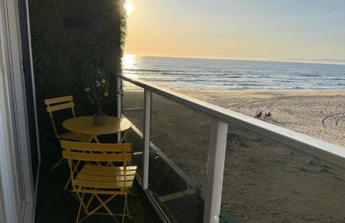 Oceanfront 2 BR w Pool & Parking 234 - Foto 7