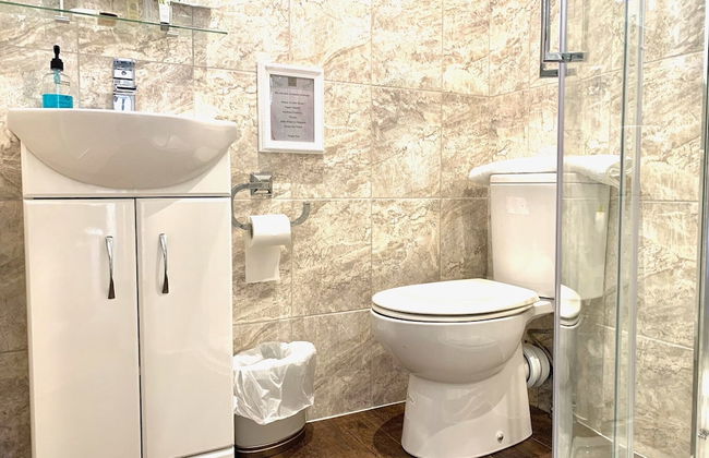 The Farmhouse - Sleeps 12 With Private Grounds - Foto 22