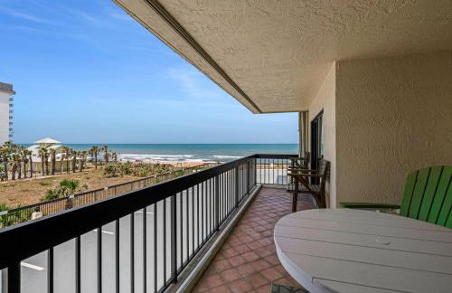 Fabulous ocean and beach views with top complex amenities - Photo 18