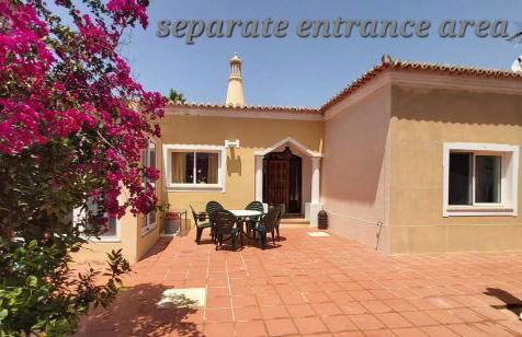 Oceanfront Villa - 8 rooms, 2 kitchens with pool, billiard table and Beach-Volleyball Court - Foto 17