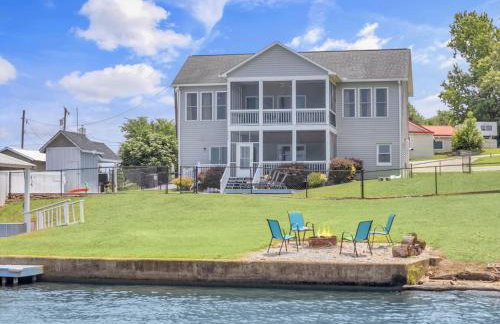 Lakefront Getaway with Dock Pool Sunset Games - Foto 69