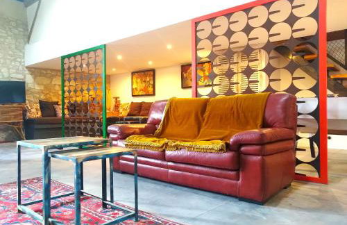 "La Case" - Magnifique ferme rénovée au cœur de la nature - Piscine privée sans vis-à-vis - Vue dégagée - Jardin - Stationnements gratuits devant la propriété - Belles prestations - Foto 40