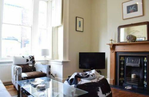 Charming 2 Bedroom Home 3 mins from Arsenal Station - Foto 15