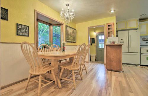 Cozy Home with Hot Tub Half Mi to Salmon River! - Foto 14