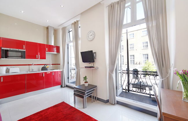 Baker Street Suites - Photo 35