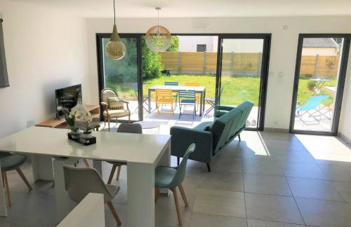 Maison lumineuse 3étoiles avec jardin arboré, 5min de la plage - Photo 1