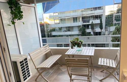 STUDIO SUR LA PROMENADE DES ANGLAIS AVEC VUE MER ORIGINALE À 40 m DE LA PLAGE - Foto 11