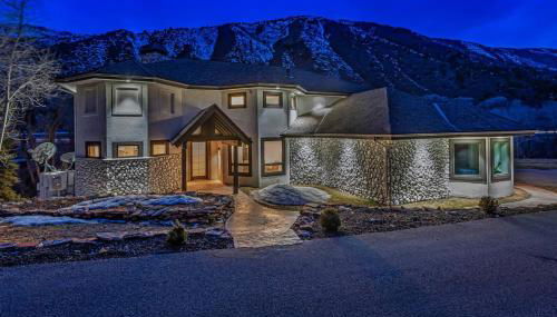 Cozy mountain home w riverfront patio - Foto 2