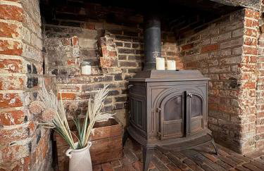 Historic 3-Bed Cottage with Garden in Hursley - Foto 11