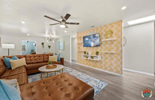 The Splash Society-Pool, Spa, Games, and Vibes - Photo 14