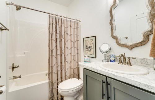 Sleek Getaway on Lake Wawasee with Private Dock! - Foto 23