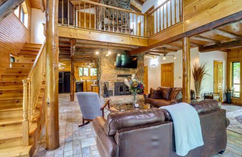 3,000 Sq Ft and Game Room Ozarks Serenity Cabin! - Foto 6