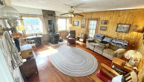 Stunning Cottage with Fire Pit in Saratoga, Wyoming - Foto 3