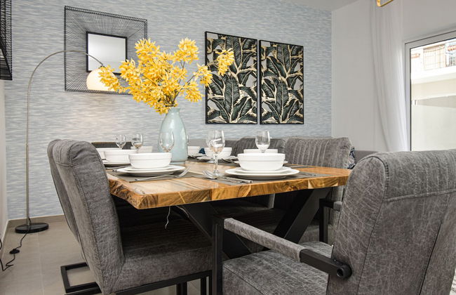 Elegant 3 BR Dubai South - Photo 42