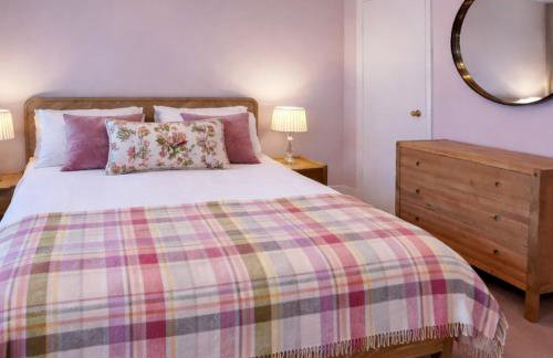 New Royal Mile Residence Spacious Quiet Comfortable Flat with Balcony & Great Views Top Floor No Lift - Foto 7