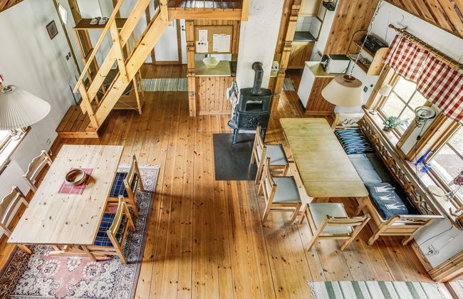 3 bedroom House in Östra Frölunda with garden and sauna - Photo 2