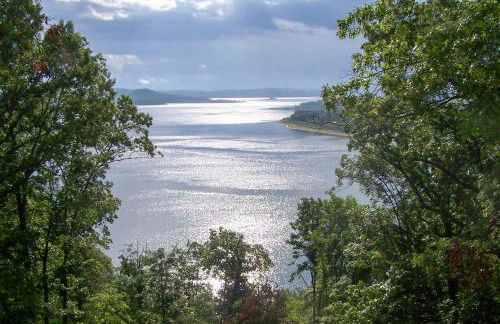 Beaver Lake Retreat with Lake Access and Fire Pit! - Foto 23