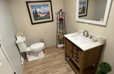 4-Bedroom Chateau in Southern Washington- Luxurious Retreat with Pond & Creek - Foto 55